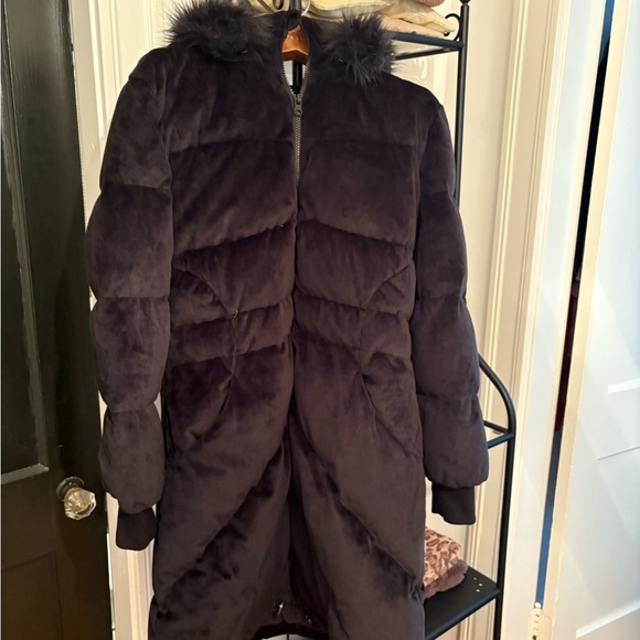 Blanc Noir Black Velvet Puffer Coat with Hood and Quilted Design - Picture 2 of 3